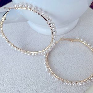 NEW Small pearls hoop earrings